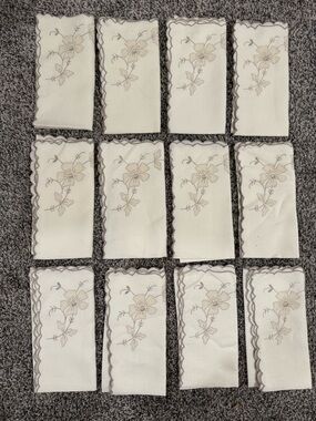 Set of 12 vintage Embroidered Floral Napkins - white with Beige gray Trim